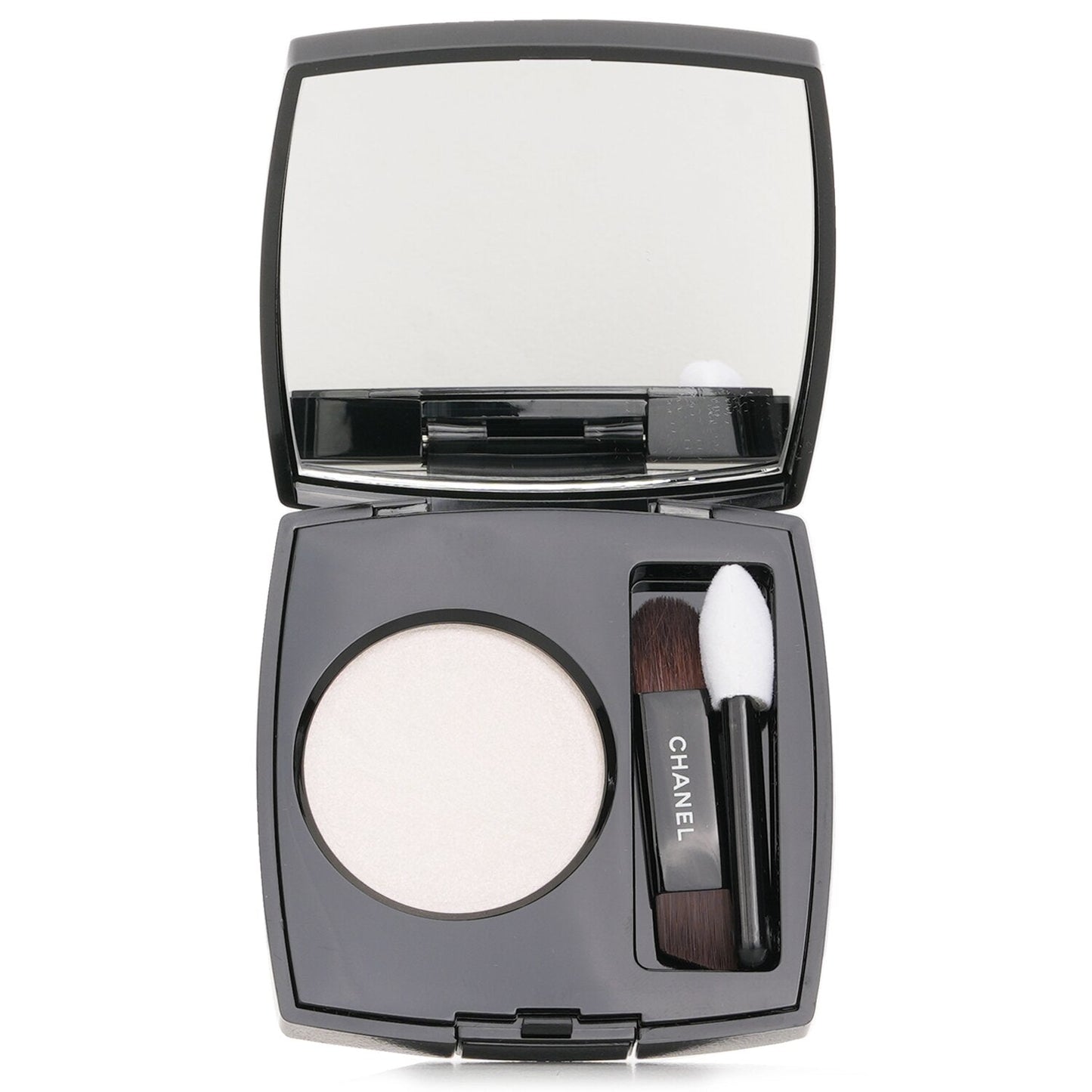 Chanel Ombre Essentielle Multi Use Longwearing Eyeshadow - # 238 Quartz Fume  1.9g