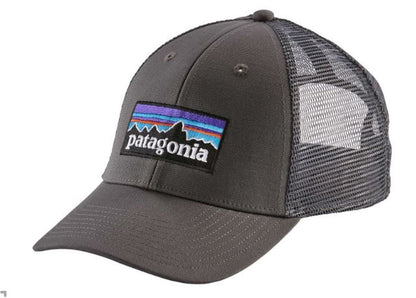 PATAGONIA P-6 LOGO LOPRO TRUCKER HAT Cappellino con visiera cod. 38283